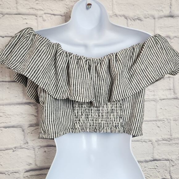 A New Day Top Size Medium Gray Linen Blend Stripe Ruffle Sleeve Off Shoulder - Picture 3 of 9